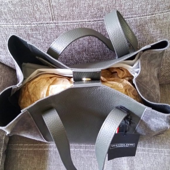 ***FINAL SALE*** Authentic Valentina Fiore Italian Leather Tote - Picture 13 of 16